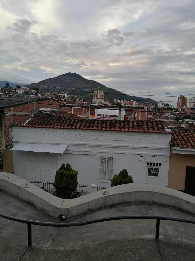 Helena Hostel Cali Bagian luar foto